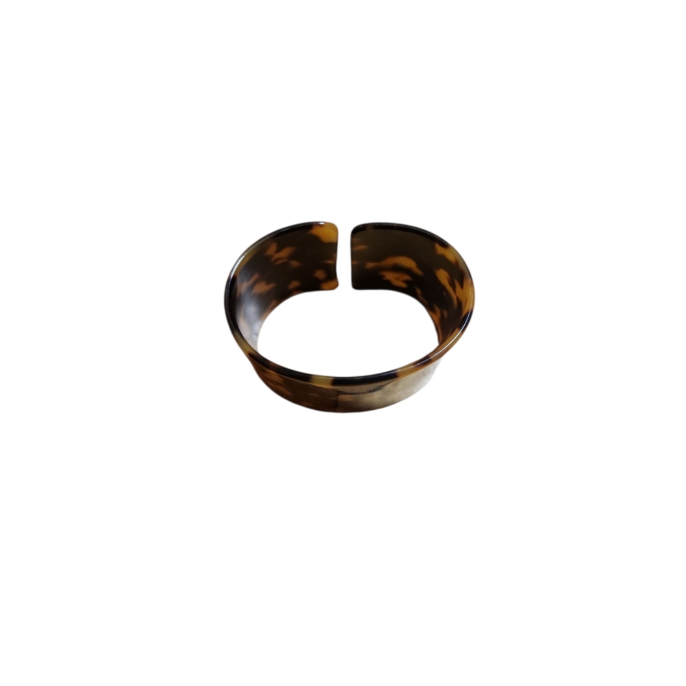 Tortoise Shell Cuff Bracelet - Picture 3 of 4